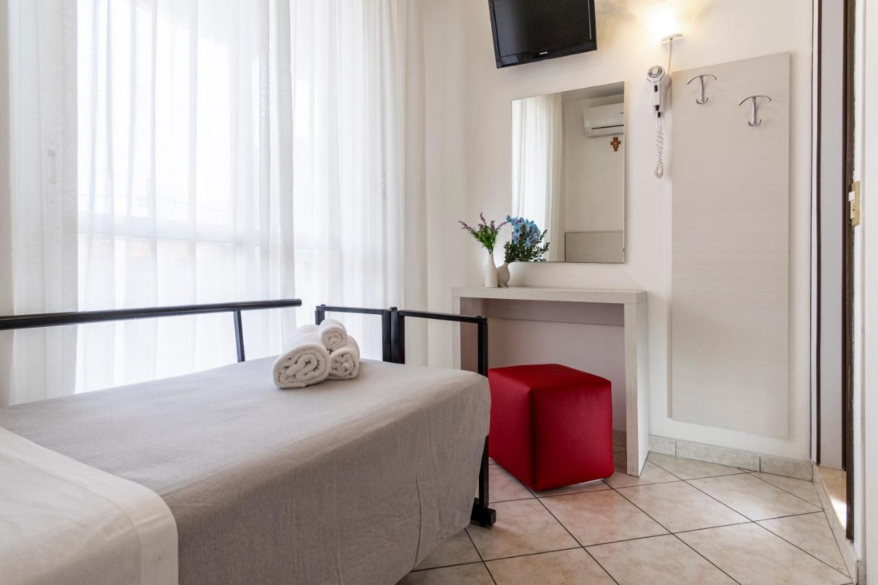Hotel Tre Rose Riccione Exterior foto