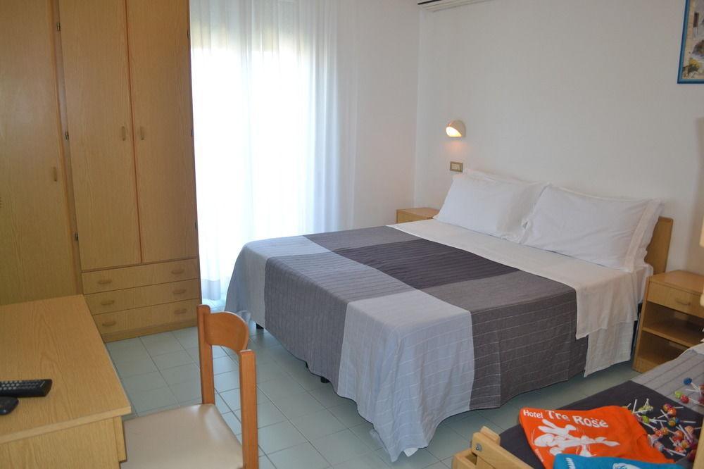 Hotel Tre Rose Riccione Exterior foto