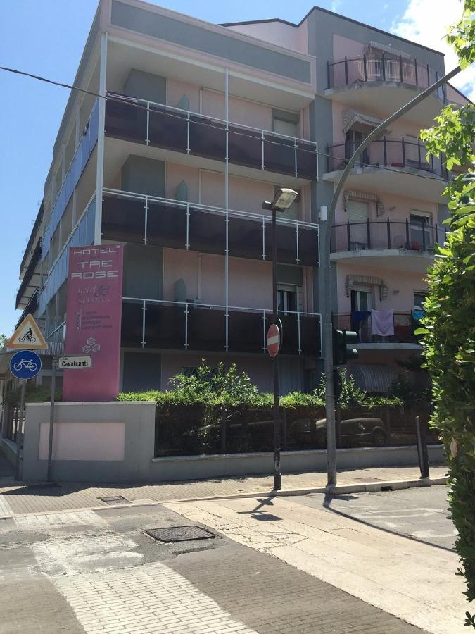 Hotel Tre Rose Riccione Exterior foto